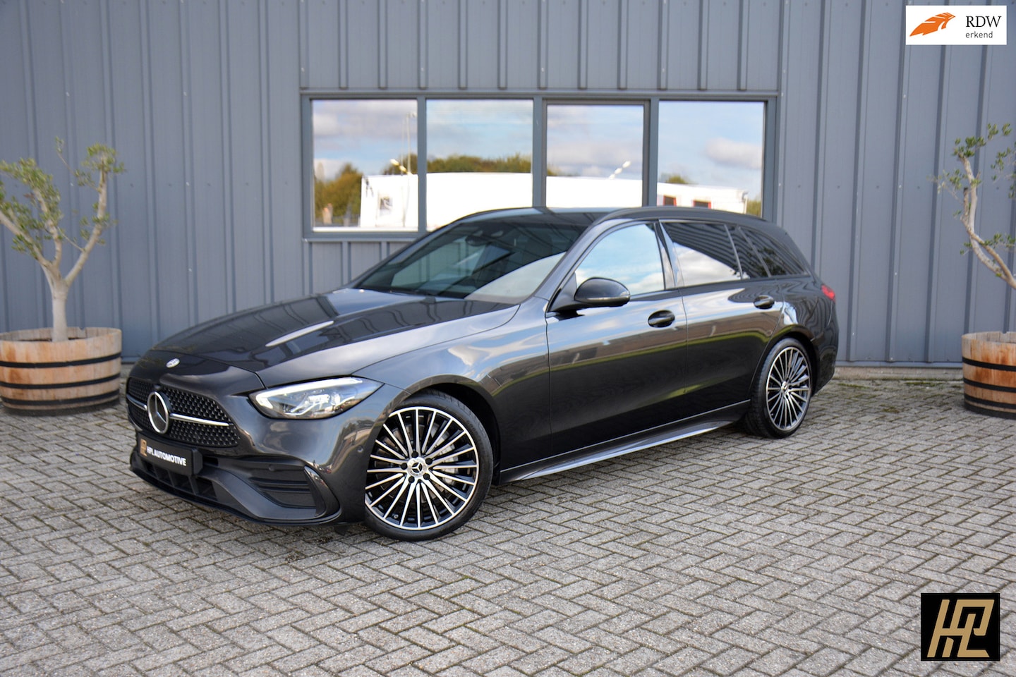 Mercedes-Benz C-klasse Estate - 200 AMG Line * Night * Burmeister * 19" * Distronic * Camera * Carplay/Android * Sfeer *To - AutoWereld.nl