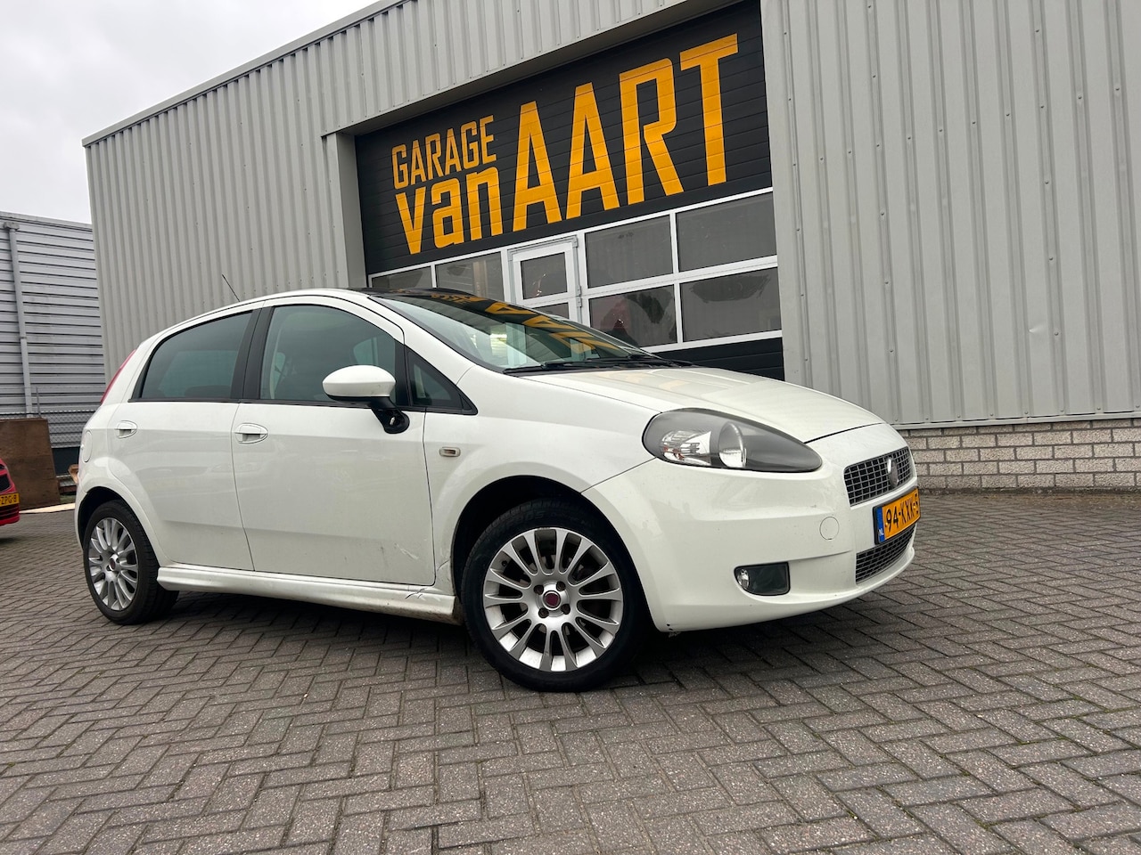 Fiat Grande Punto - 1.4 NeroBianco | PANO DAK | APK 12-2027 | - AutoWereld.nl