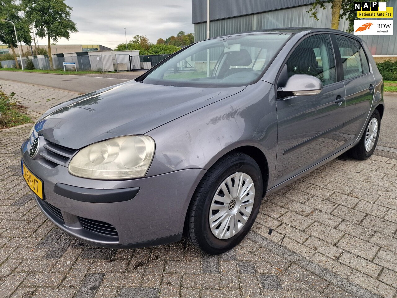 Volkswagen Golf - 1.6 FSI Trendline 1.6 FSI Trendline, Apk, Nap, Goed rijdend, Inruil mogelijk. - AutoWereld.nl