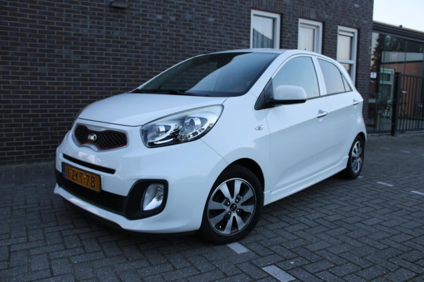 Kia Picanto - 1.0 CVVT X-treme-clima-cruise controle-lmv - AutoWereld.nl