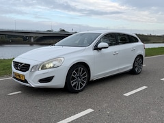 Volvo V60 - 2.0 D3 Summum