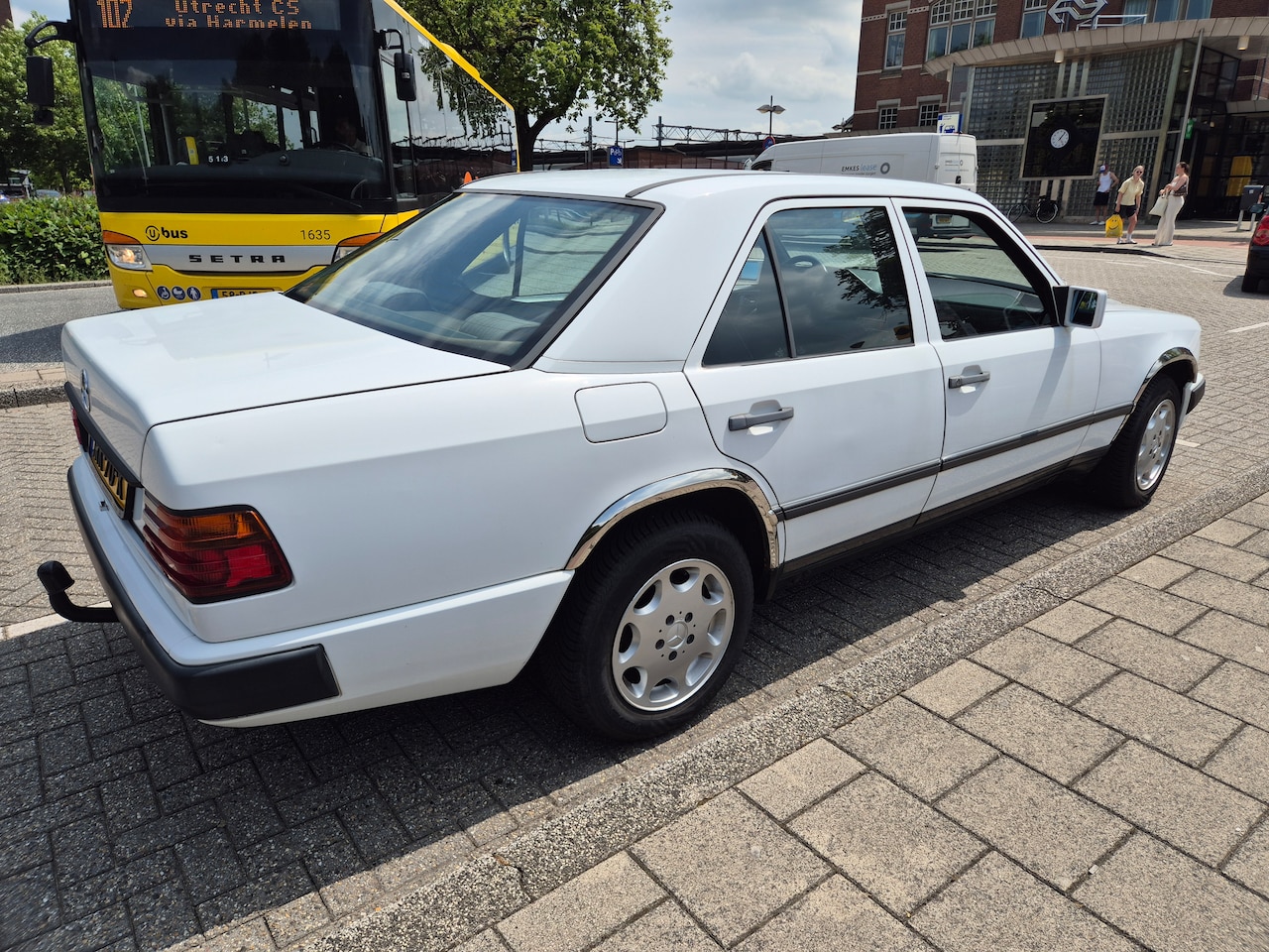 Mercedes-Benz 200-500 (W124) - 300 E - AutoWereld.nl