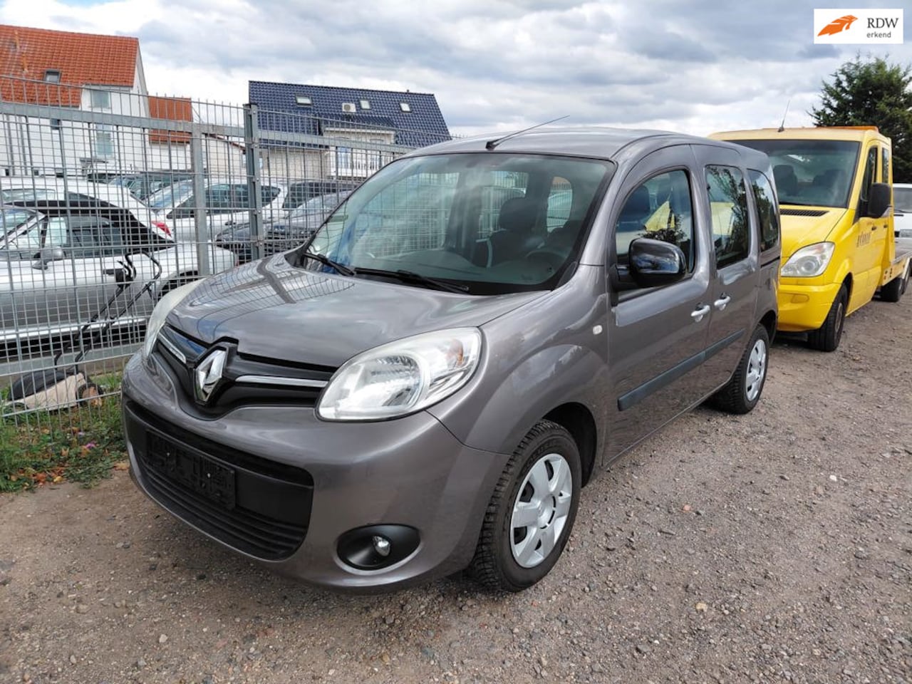 Renault Kangoo Family - 1.2 TCe 84KW 5pers, airco, trekhaak afneembaar, pdc - AutoWereld.nl