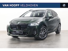 BMW 2-serie Active Tourer - 225e xDrive M Sport Automaat / Panoramadak / Trekhaak / Sportstoelen / Head-Up / M Adaptie