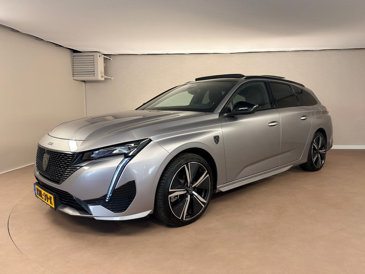 Peugeot 308 SW - 1.6 Plug-in Hybrid 225 GT, Panoramadak, 360 Camera - AutoWereld.nl