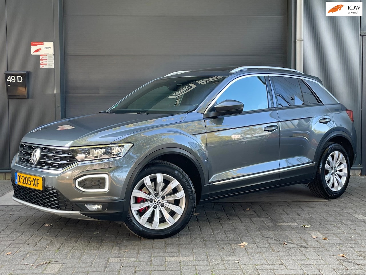 Volkswagen T-Roc - 2.0 TSI 4Motion Sport Business R CARPLAY PANO VIRTUAL0COCKPIT KEYLESS CAMERA LED ACC CLIMA - AutoWereld.nl