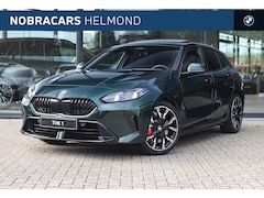 BMW 1-serie - 120 M Sport Automaat / Panoramadak / Sportstoelen / Achteruitrijcamera / M Adaptief onders