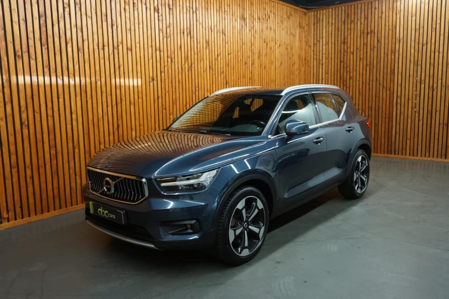 Volvo XC40 - 1.5 T5 RECHARGE Automaat Panoramadak Harman/Kardon Audio - AutoWereld.nl