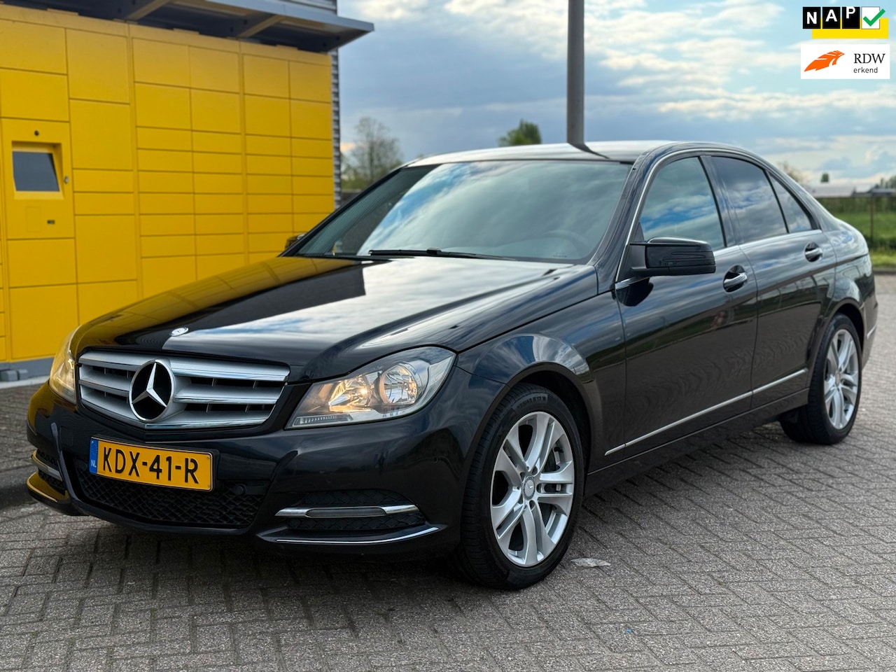 Mercedes-Benz C-klasse - 180 Avantgarde Bj 2013 Navi Pdc Leer TIK in de motor - AutoWereld.nl