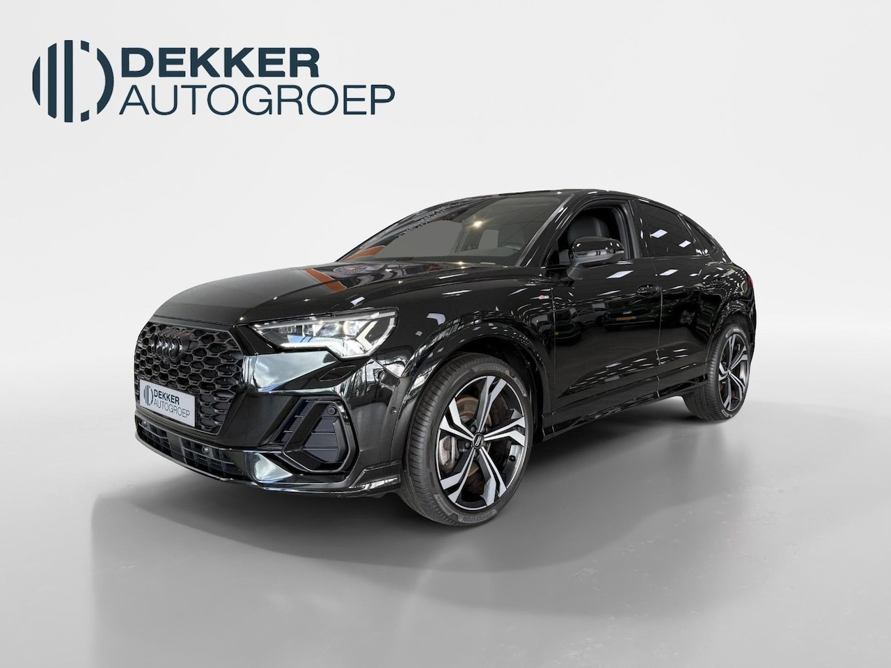 Audi Q3 Sportback - 45 TFSI quattro edition one Black Pack - Pano-schuif/kanteldak - Trekhaak - AutoWereld.nl
