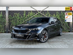 BMW 5-serie Touring - 530e xDrive M-Sport Pro|Trekhaak|360°|H&K|Driv.Ass.Pro.|Carbon|299PK|M-Susp.|IconicGlow|Fa