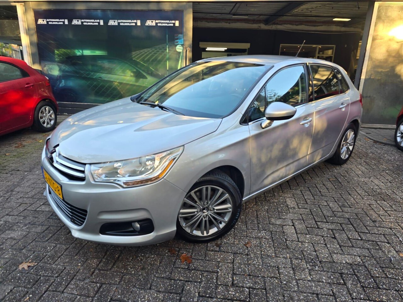 Citroën C4 - 1.6 VTi Tendance | NIEUWE APK | NAVI | AIRCO | PDC | TREKHAAK | - AutoWereld.nl