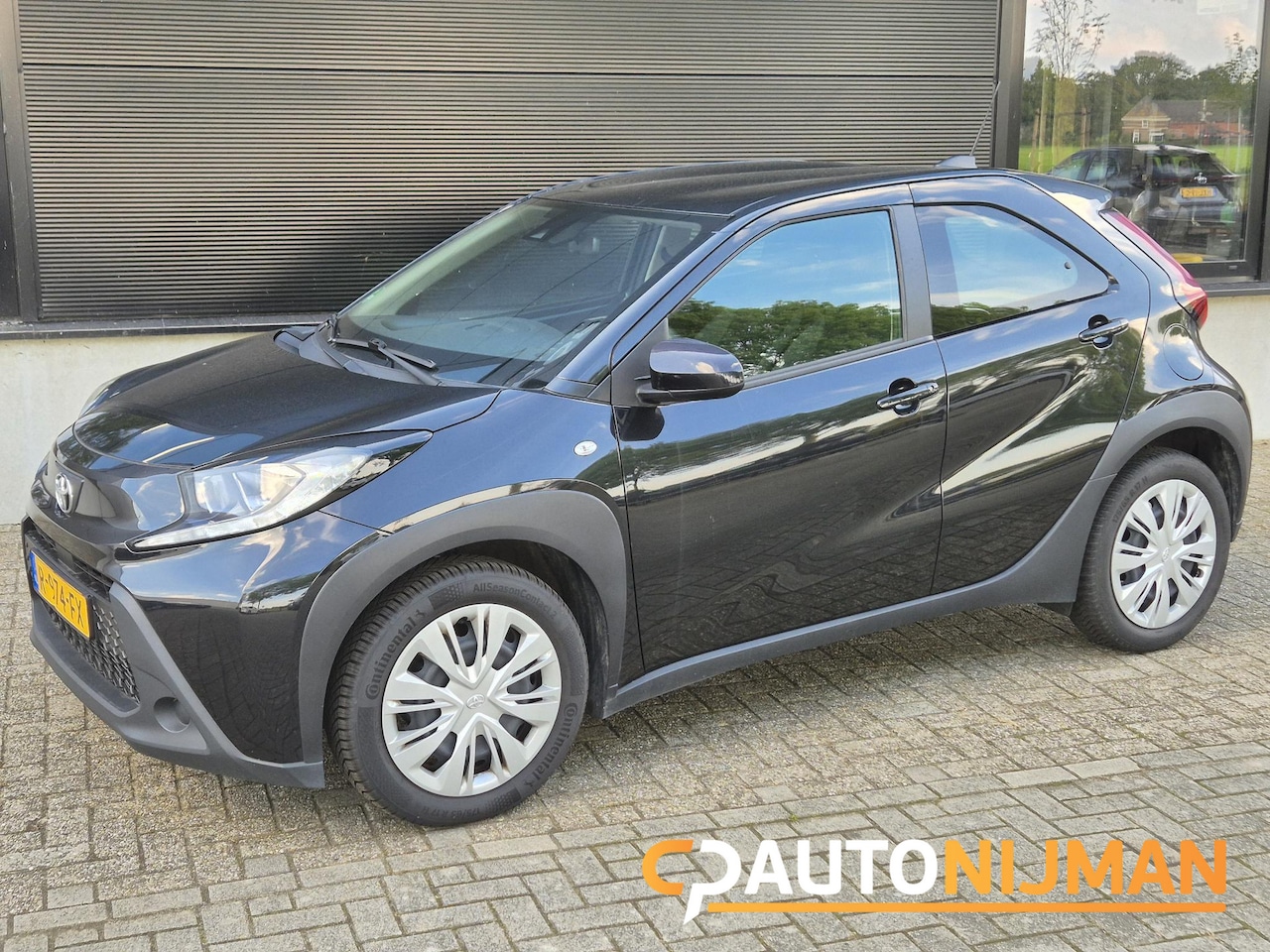 Toyota Aygo X - 1.0 VVT-i MT play 1.0 VVT-i MT Play - AutoWereld.nl