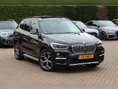 BMW X1 - sDrive20i Orange Edition II / 69.961 km / Trekhaak / Panoramadak / Camera / Head-up / Lede