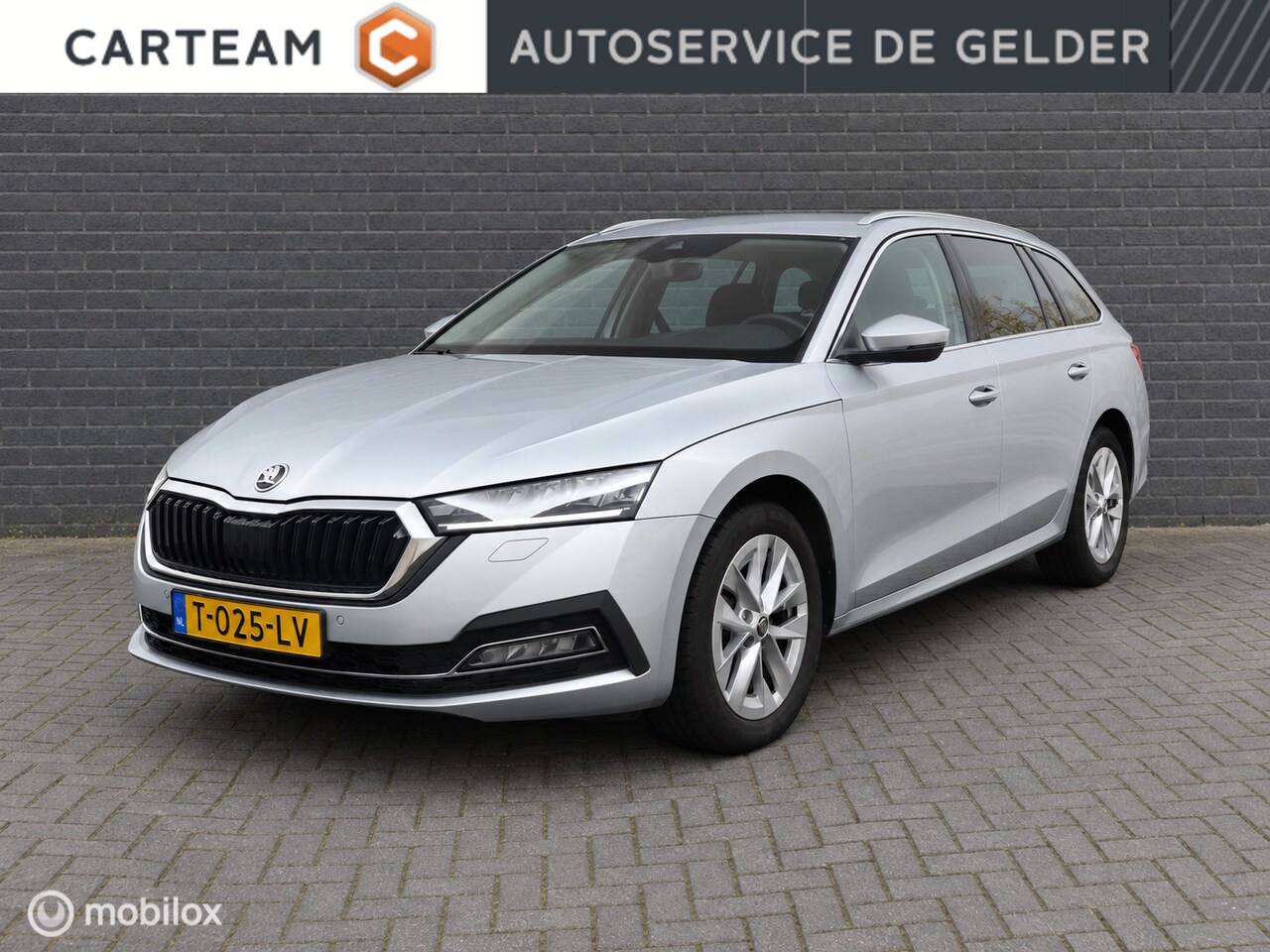 Skoda Octavia Combi - Combi 1.0 e-TSI Business Edition Plus | DSG | Apple CarPlay | Sensoren V+A | Navi | Stoelv - AutoWereld.nl