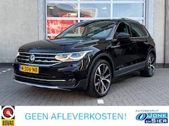 Volkswagen Tiguan - 1.5 TSI Elegance Automaat|Trekhaak|20” velgen|Matrix LED|Apple CarPlay/Android Auto|Camera
