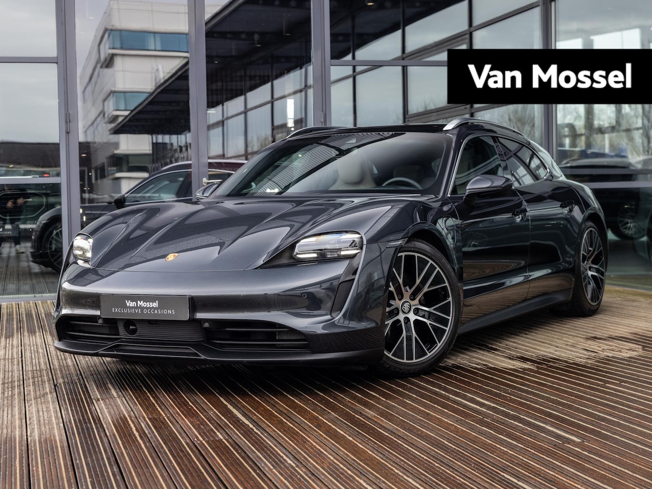 Porsche Taycan Sport Turismo - 79 kWh | BOSE | PASM LUCHTVERING | PANORAMADAK | 20 INCH | ACHTERUITRIJCAMERA | WARMTEPOMP - AutoWereld.nl