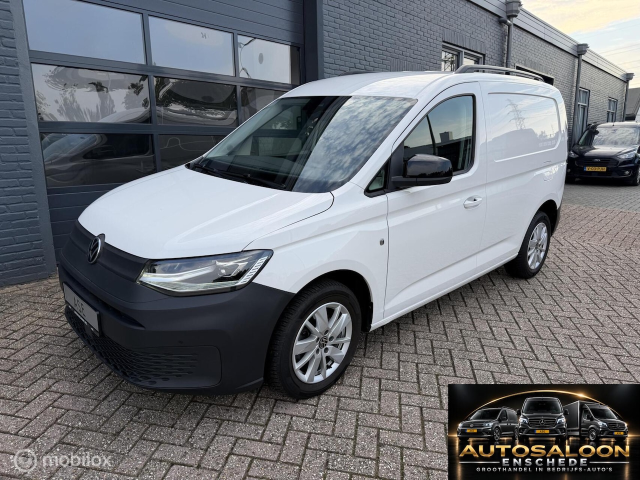 Volkswagen Caddy Cargo - 2.0 TDI 102 PK Airco Navi PDC LED - AutoWereld.nl