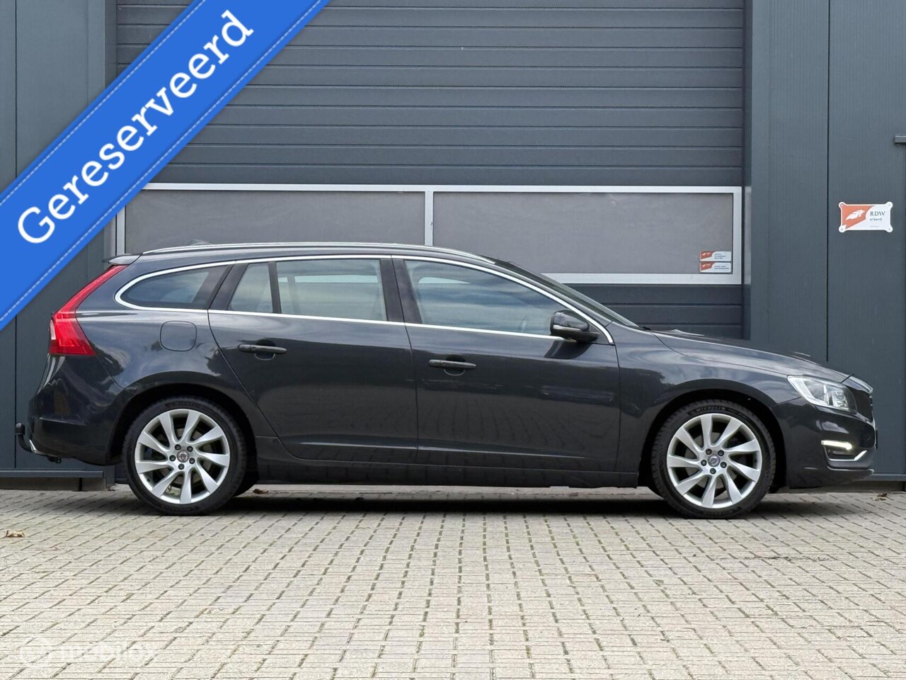 Volvo V60 - 2.0 D4 Summum Geartronic-8 AdapCC Nav Leer Vol - AutoWereld.nl
