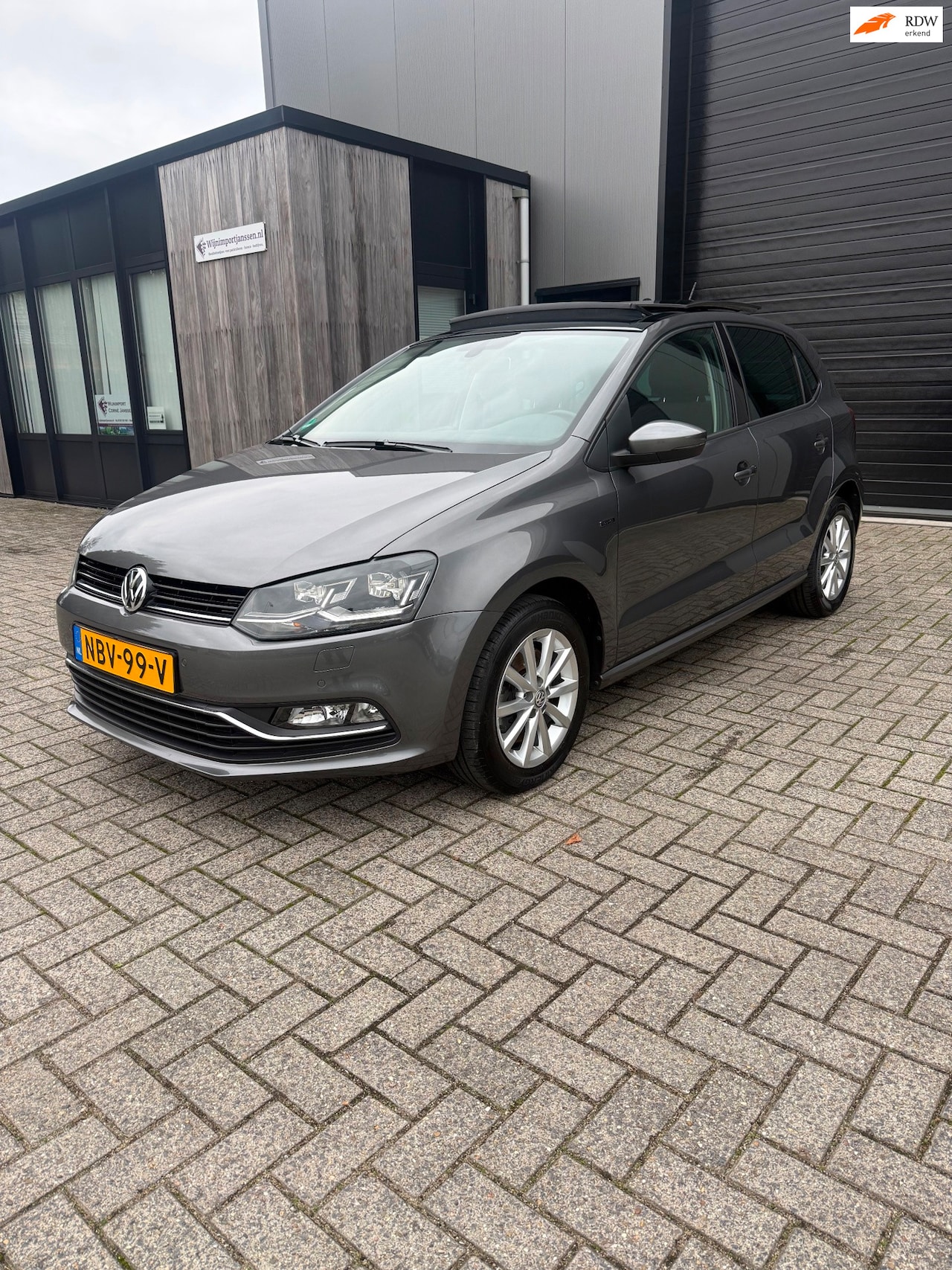 Volkswagen Polo - 1.2 TSI Highline|AUTOMAAT|PANORAMA|PDC|LED|STOELVERWARMING| UNIEKE KM| DEALER ONDERHOUDEN| - AutoWereld.nl