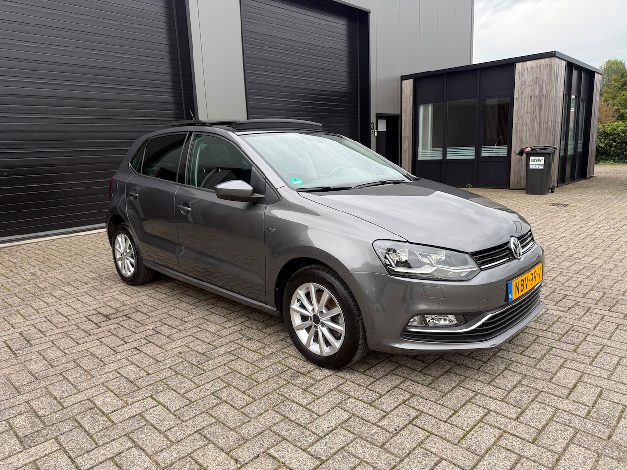 Volkswagen Polo - 1.2 TSI Highline|AUTOMAAT|PANORAMA|PDC|LED|STOELVERWARMING| UNIEKE KM| DEALER ONDERHOUDEN| - AutoWereld.nl