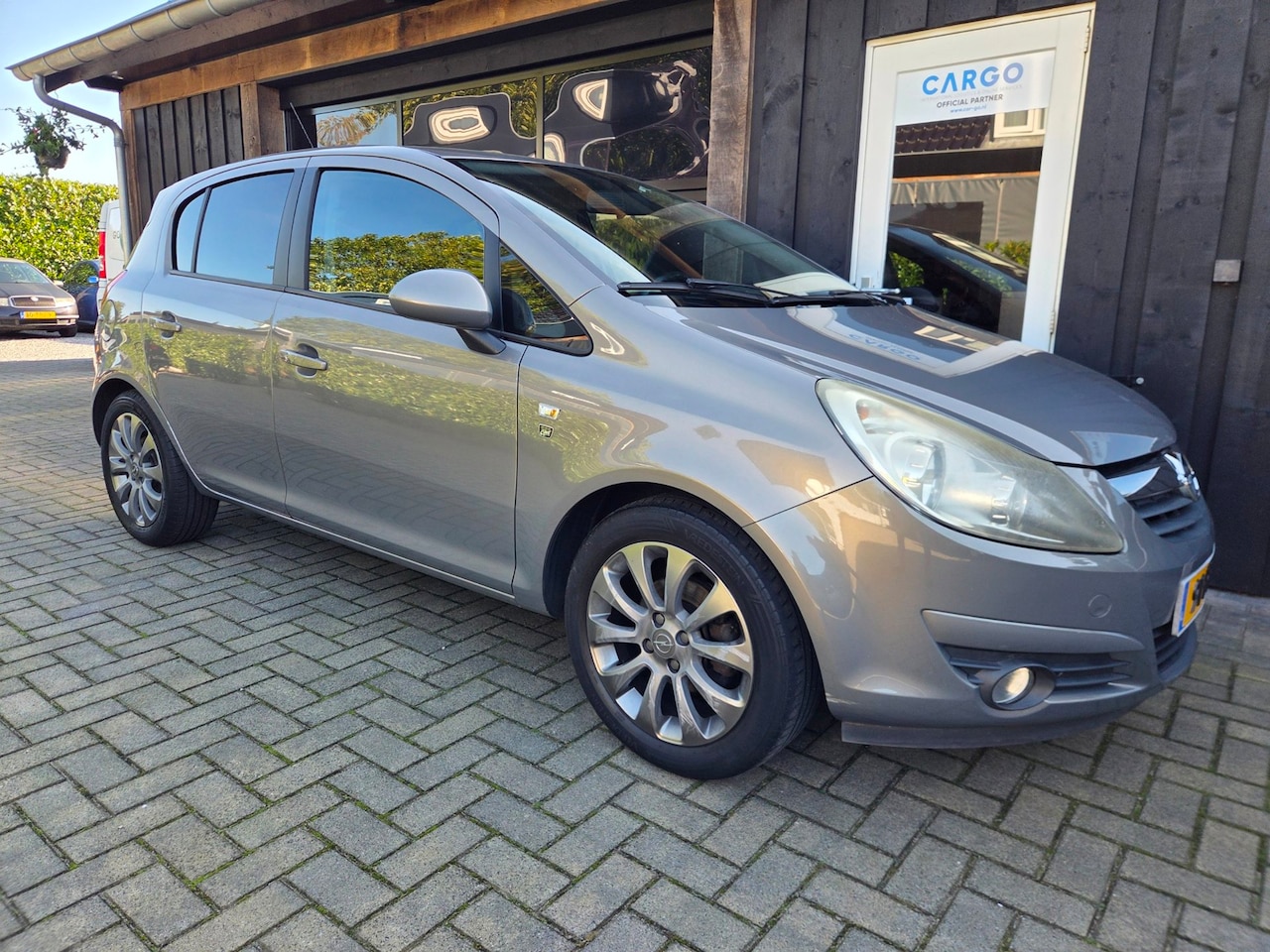 Opel Corsa - 1.2-16V '111' Edition 1.2-16V '111' Edition - AutoWereld.nl
