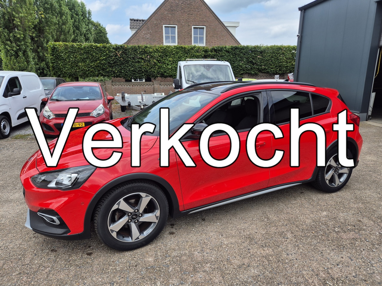 Ford Focus - 1.0 EcoBoost Hybrid Active X Business Navigatie, ECC, PDC v+a, camera, zwart dak, 17 inch, - AutoWereld.nl