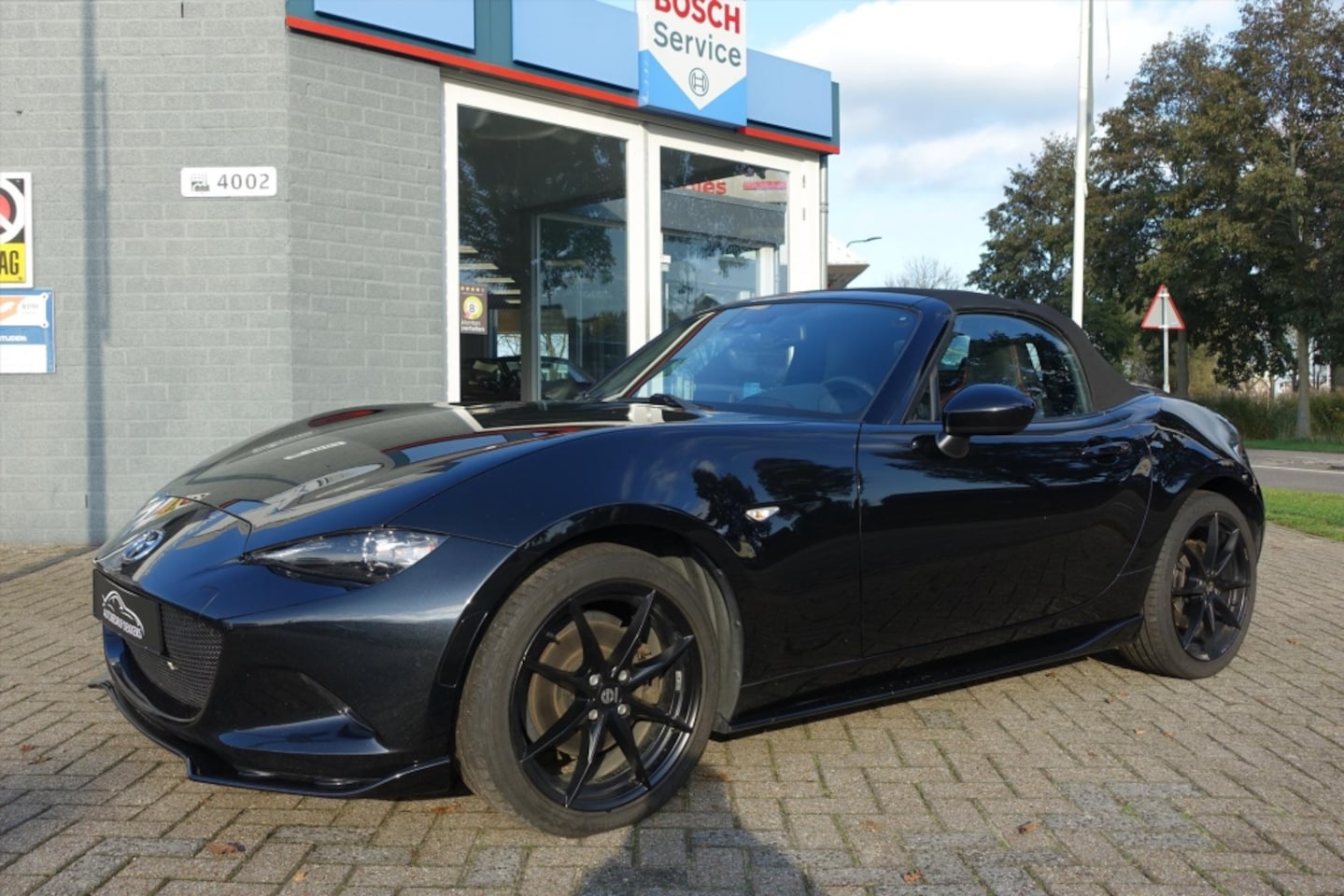 Mazda MX-5 - 2.0 Skyactiv-G 184pk i-ELOOP TS+ | ESPARCO VELGEN | RECARO STOELEN ORIGINEEL | NAVI | LED - AutoWereld.nl