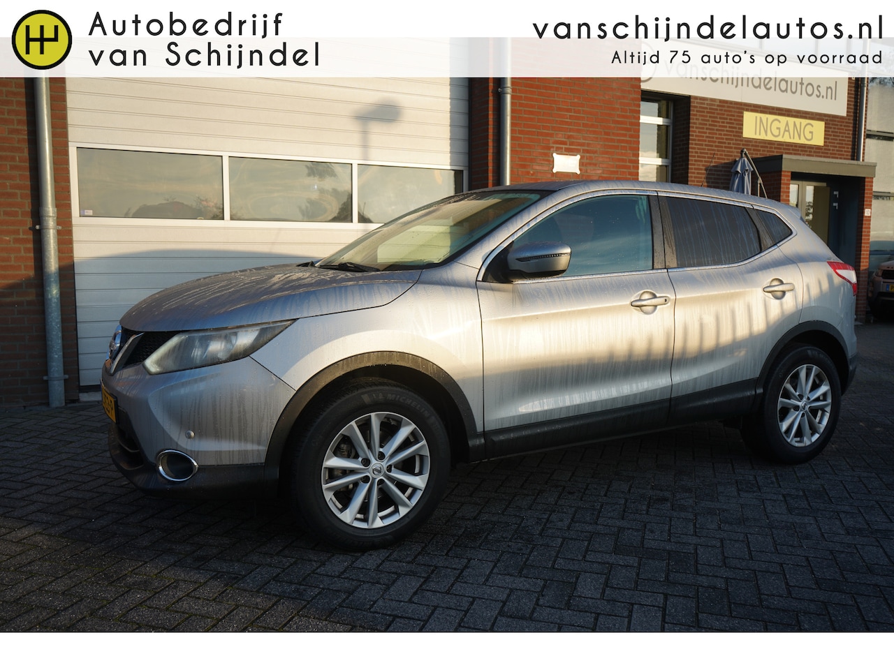 Nissan Qashqai - 1.5 DCI BUSINESS EDITION CAMERA TREKHAAK NAVIGATIE STOELVERWARMING TREKHAAK PDC V+A 17INCH - AutoWereld.nl