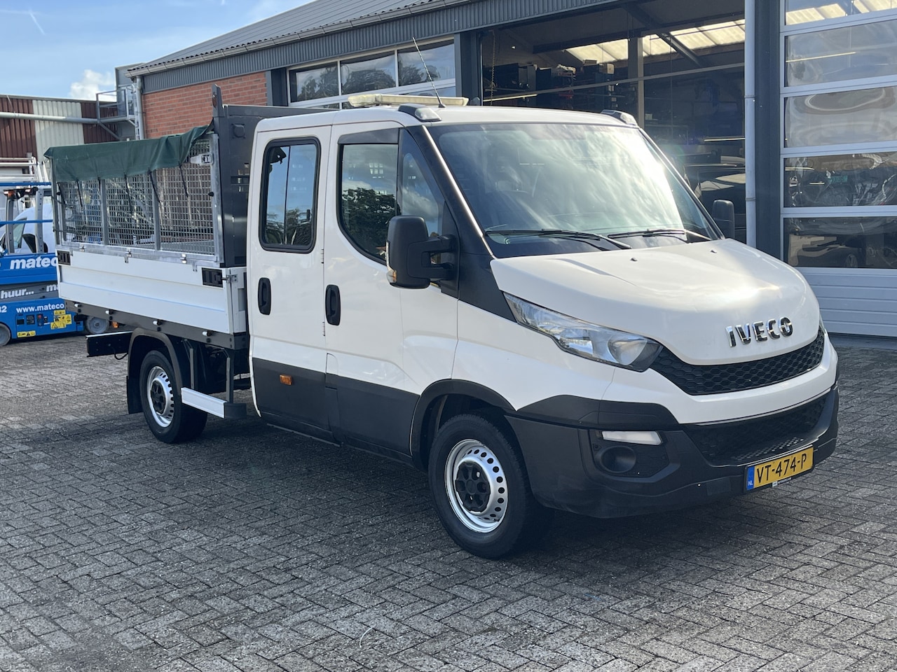 Iveco Daily - 35S11D 2.3 345 LET OP MOTOR DEFECT, LOOPT WEL!!  Airco Trekhaak 3500k trekgewicht Stuurwie - AutoWereld.nl
