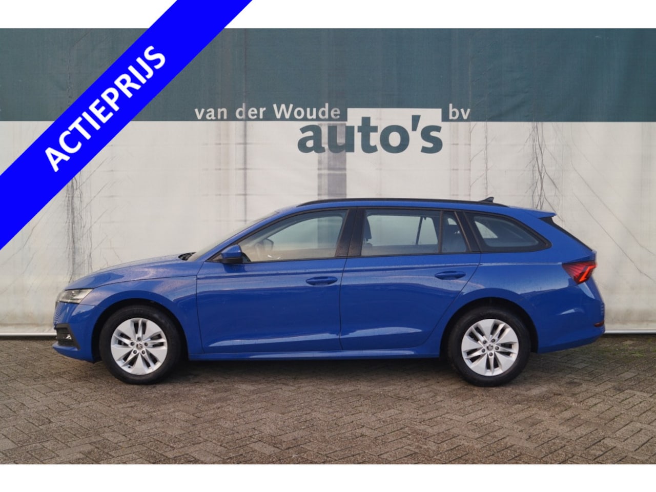 Skoda Octavia Combi - 1.0 TSI 110pk Business Edition -NAVI-ECC-TREKHAAK- - AutoWereld.nl
