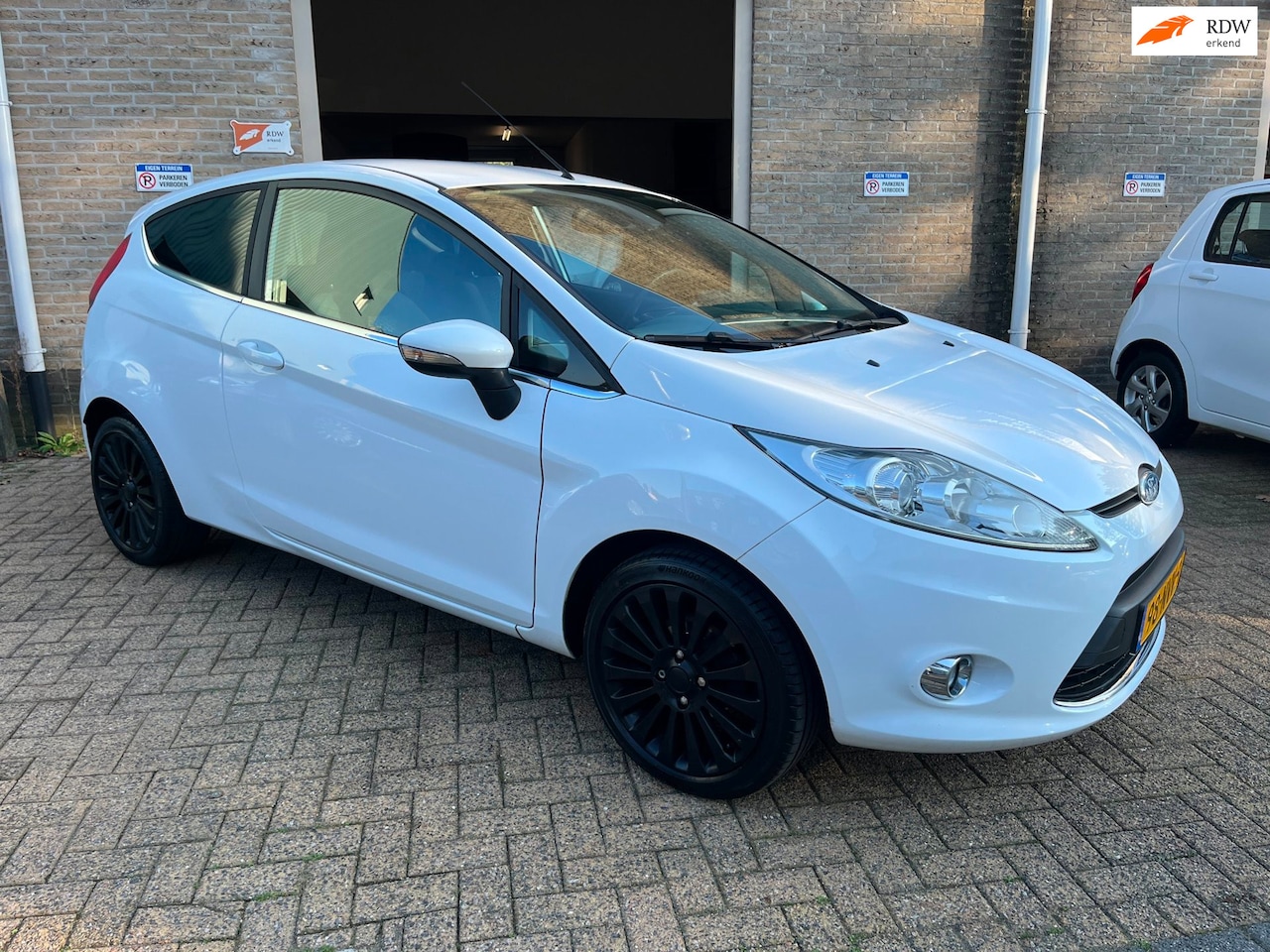 Ford Fiesta - 1.6 Sport zeer nette auto. - AutoWereld.nl
