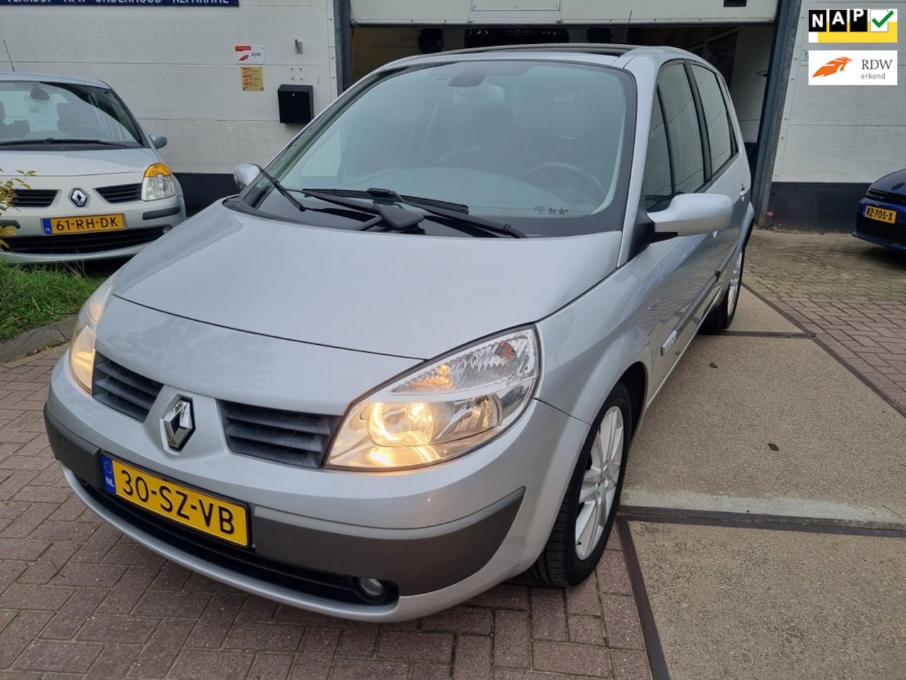 Renault Scénic - 2.0-16V Tech Line | 1e Eigenaar - AutoWereld.nl
