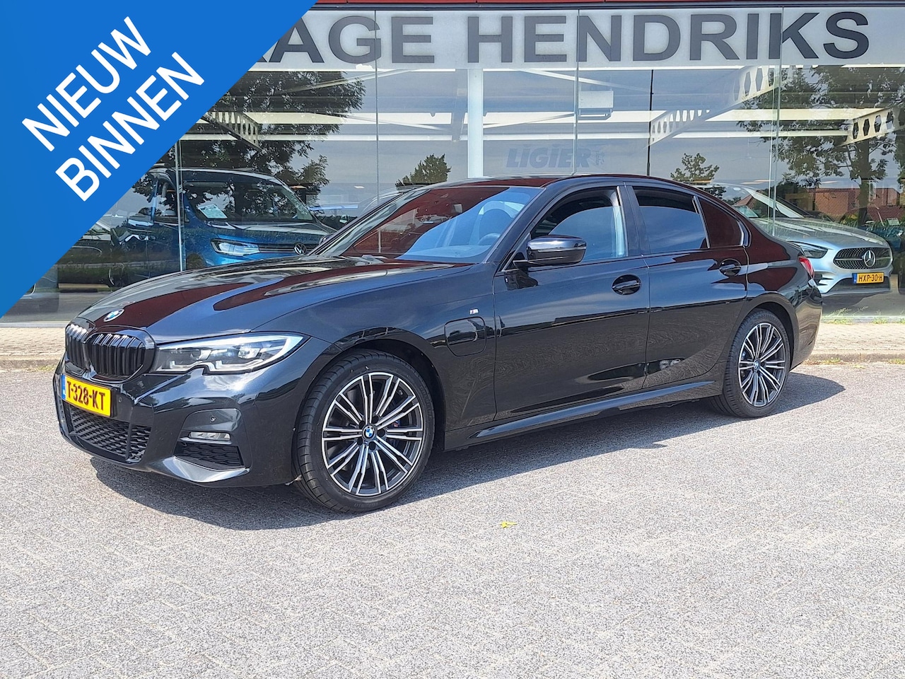 BMW 3-serie - 330e M Sport | SOH: 88,8% |  Trekhaak wegklapbaar | Nieuwe banden | Climate  | CC | Leder - AutoWereld.nl