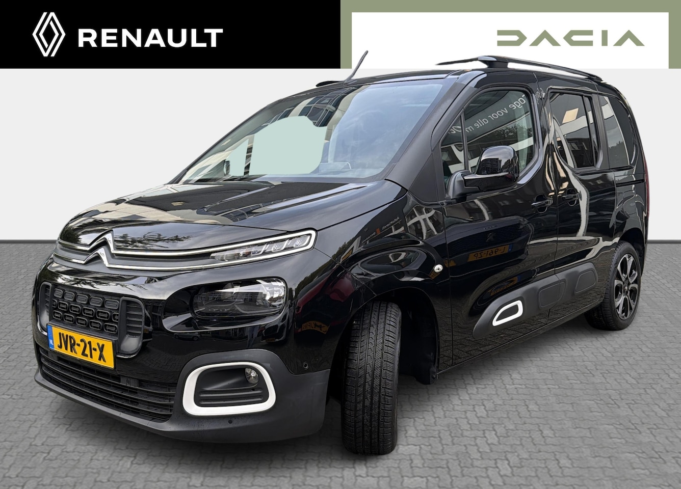 Citroën Berlingo - 1.2 PureTech Shine - Panoramadak / 2 schuifdeuren / Trekhaak / camera / HUD - AutoWereld.nl