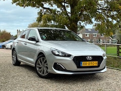 Hyundai i30 Fastback - 1.4 T-GDI Premium | Camera + Keyless + Clima Nu € 12.975,