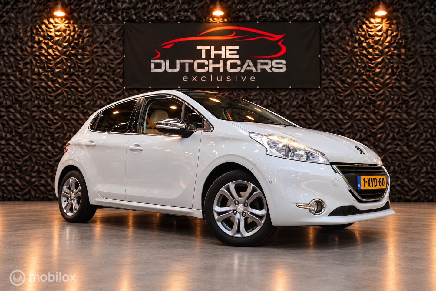 Peugeot 208 - 1.2 PureTech Roland Garros | Pano | AUTOMAAT!! | - AutoWereld.nl