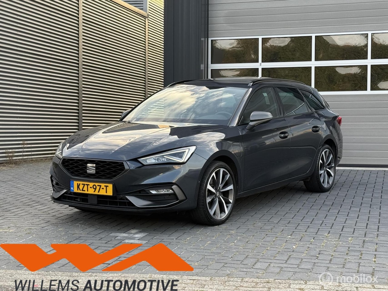 SEAT Leon Sportstourer - 1.4 TSI eHybrid PHEV FR Business Intense 1.4 TSI eHybrid PHEV FR Business Intense - AutoWereld.nl