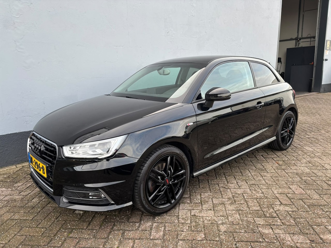 Audi A1 - 1.4 TFSI Adrenalin S-line - Cruise - Climate - Navi - AutoWereld.nl