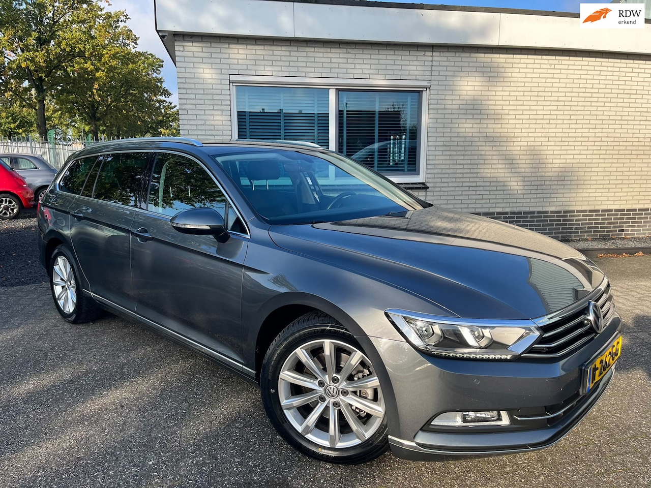 Volkswagen Passat Variant - 1.4 TSI ACT Connected Series Plus|Alcan|Appconnect|Stoelver|Trekhaak|Navi|PDC| - AutoWereld.nl