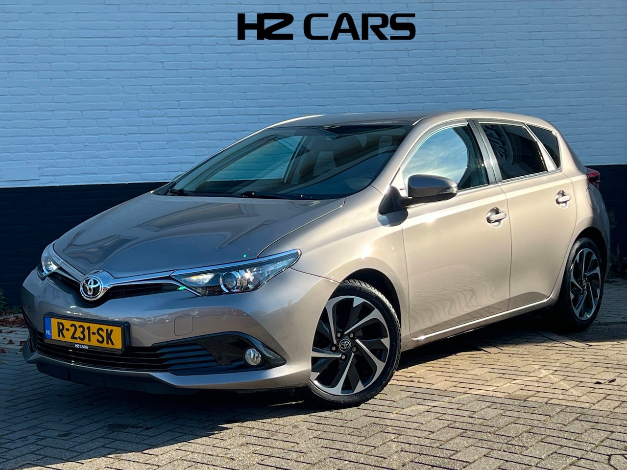 Toyota Auris - 1.2T Dynamic|Trekhaak|Camera|Navi|Cruise|Clima|LED - AutoWereld.nl