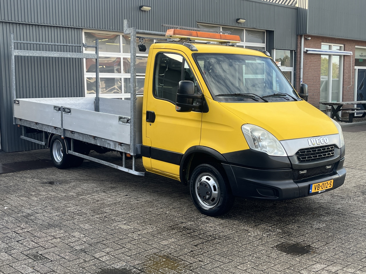 Iveco Daily - 40C15 D 410 Open laadbak Airco Cruise controle Trekhaak 3500kg trekgewicht Achterruitrij c - AutoWereld.nl