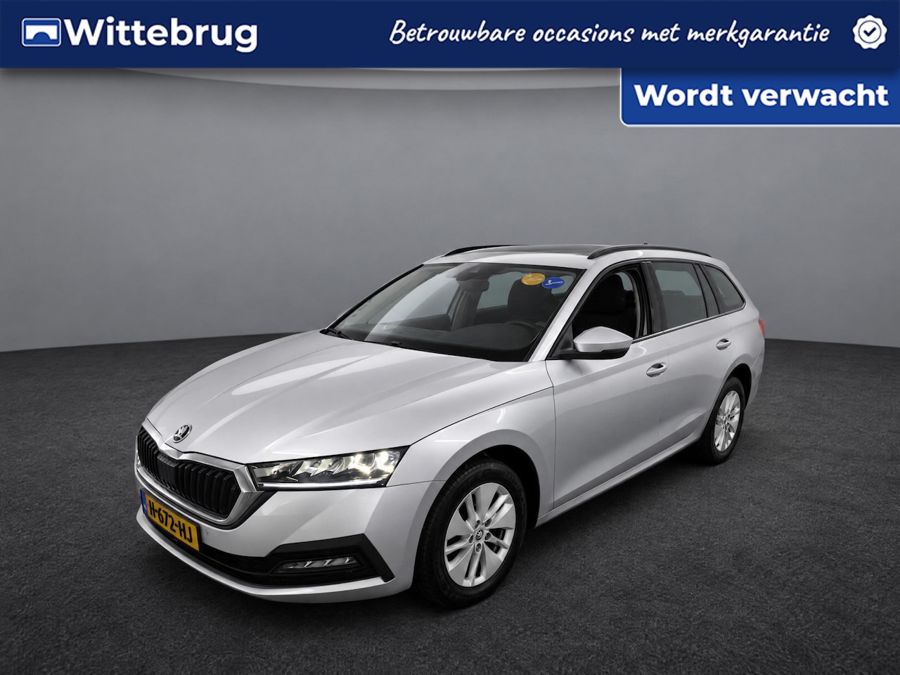 Skoda Octavia Combi - 1.0 TSI Business Edition / Navigatie / Zwenkbare trekhaak / Camera / Parkeersensoren V+A / - AutoWereld.nl