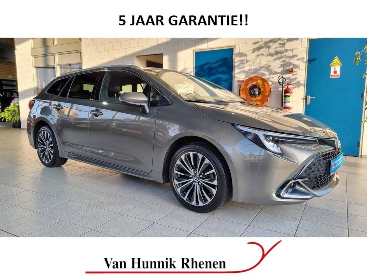 Toyota Corolla Touring Sports - 1.8 140 Style | Groot Navi | Stoel en stuurverw | elekt achterkl - AutoWereld.nl
