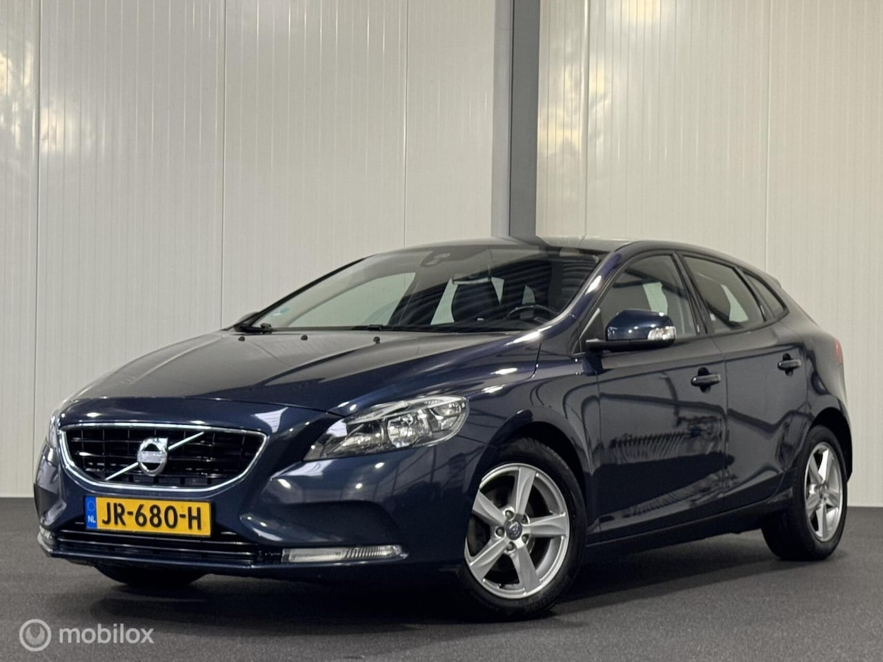 Volvo V40 - 1.6 D2 Momentum [ leder trekhaak historie ] - AutoWereld.nl