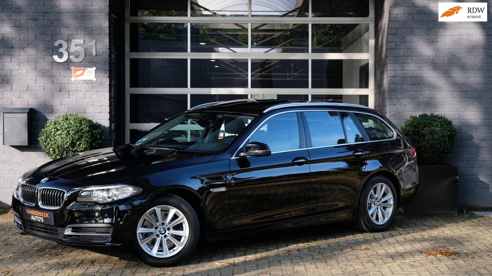BMW 5-serie Touring - 520i High Executive H/K|HUD|LEDER|PANO|VIRTUAL - AutoWereld.nl