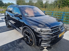 Volkswagen Tiguan - 2.0 TSI 4Motion Highline Business R