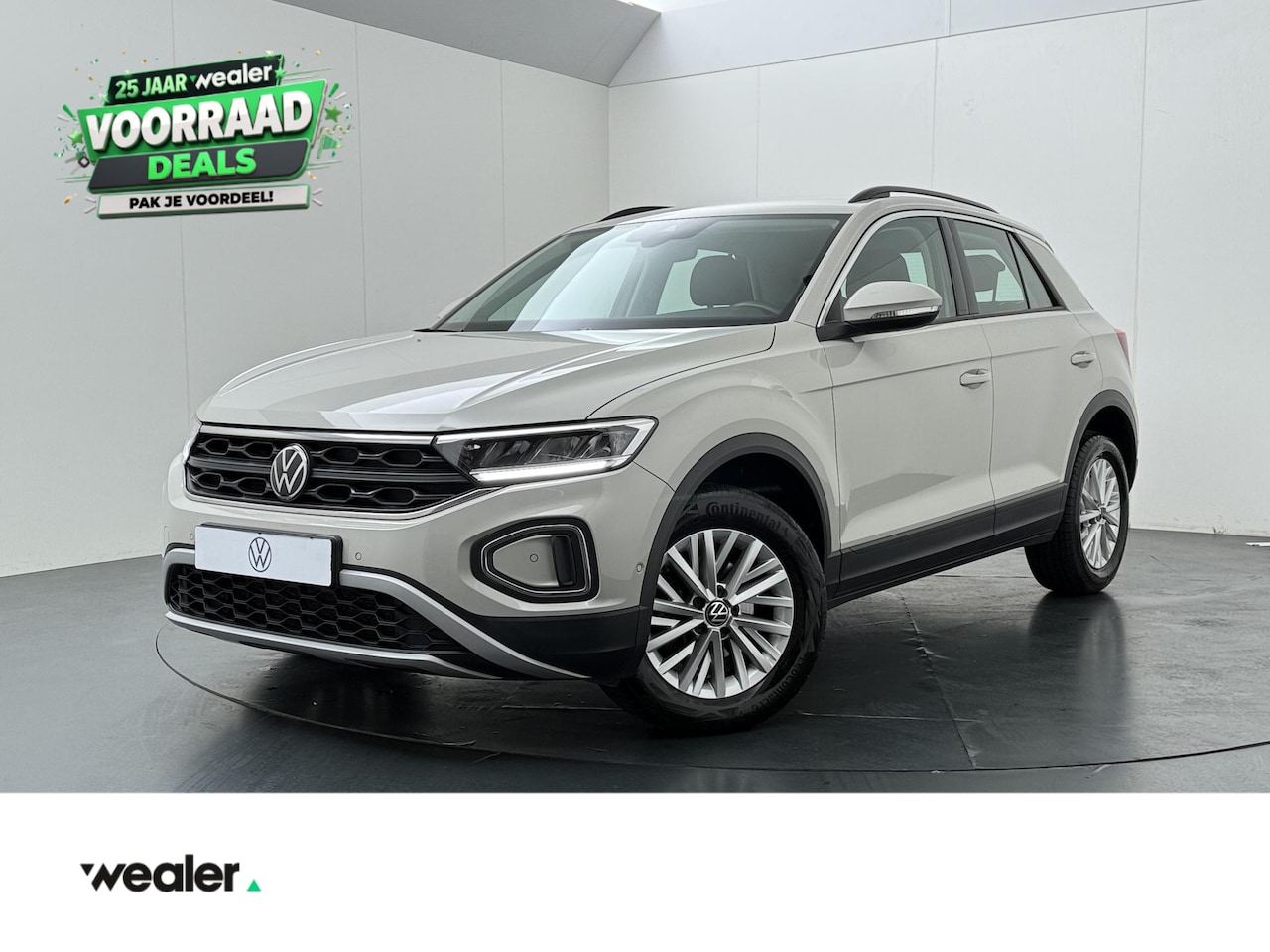 Volkswagen T-Roc - 1.5 TSI Life | 150 PK | Trekhaak afneembaar | Adaptive Cruise Control | LED verlichting | - AutoWereld.nl