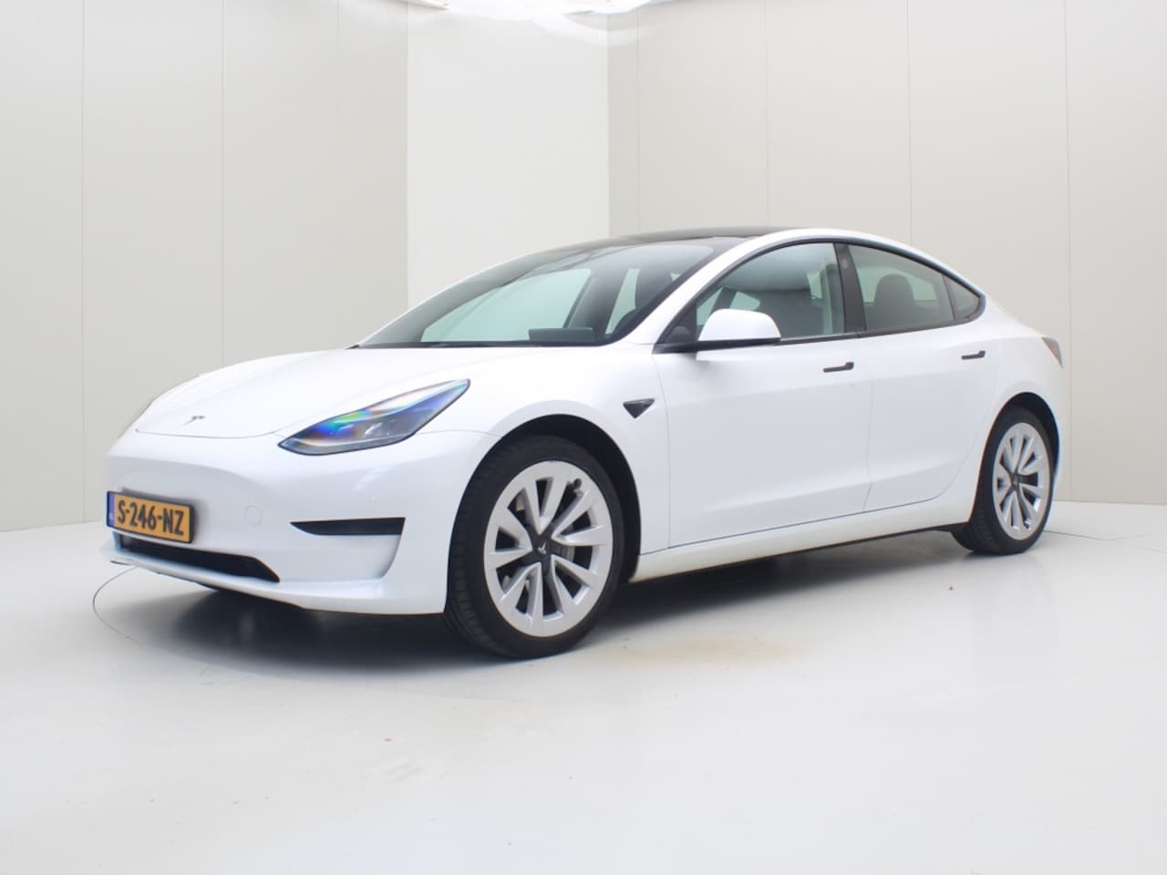 Tesla Model 3 - Standard Plus RWD - AutoWereld.nl