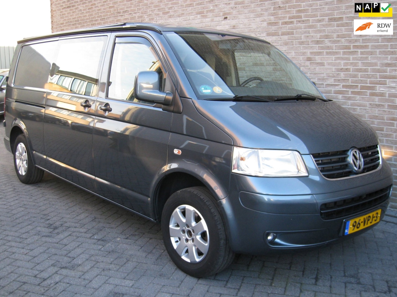 Volkswagen Transporter - 2.5 TDI 340 Trendline DC Camper - Klapdak - Airco - Cruise - Trekhaak - - AutoWereld.nl